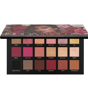 Huda beauty Rose Gold pallete